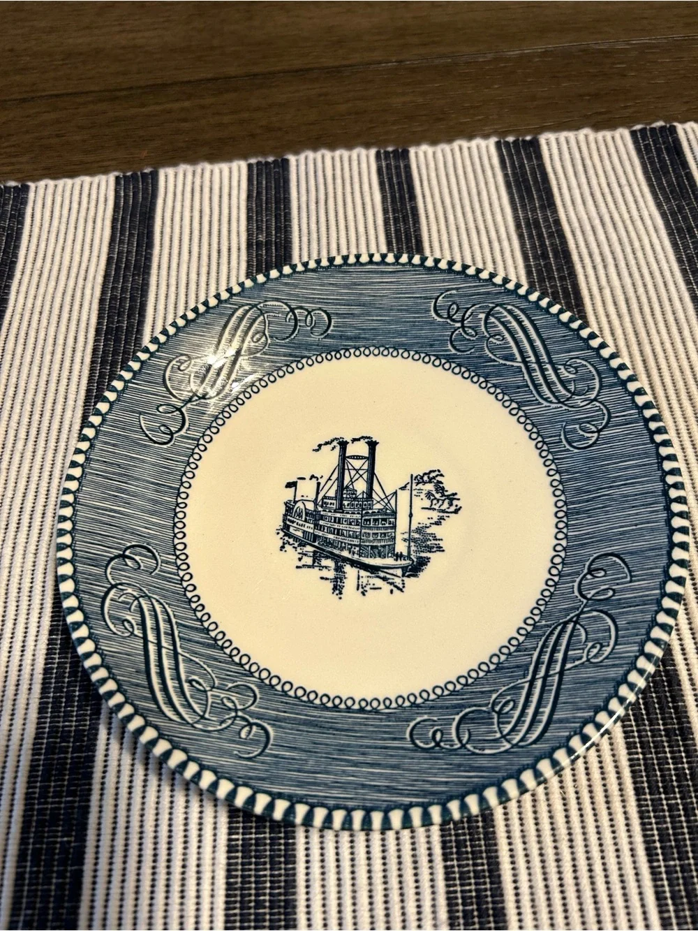 Currier & Ives Navy Blue/Cream Teacup and Saucer Set -Set of 4